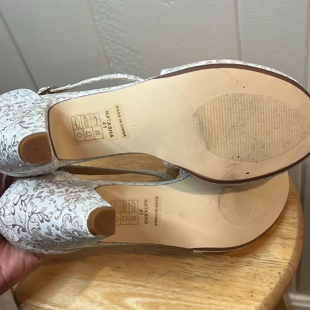 Chelsea Crew 'Alter' White and Silver Heels Peep Toe - Picture 7 of 10